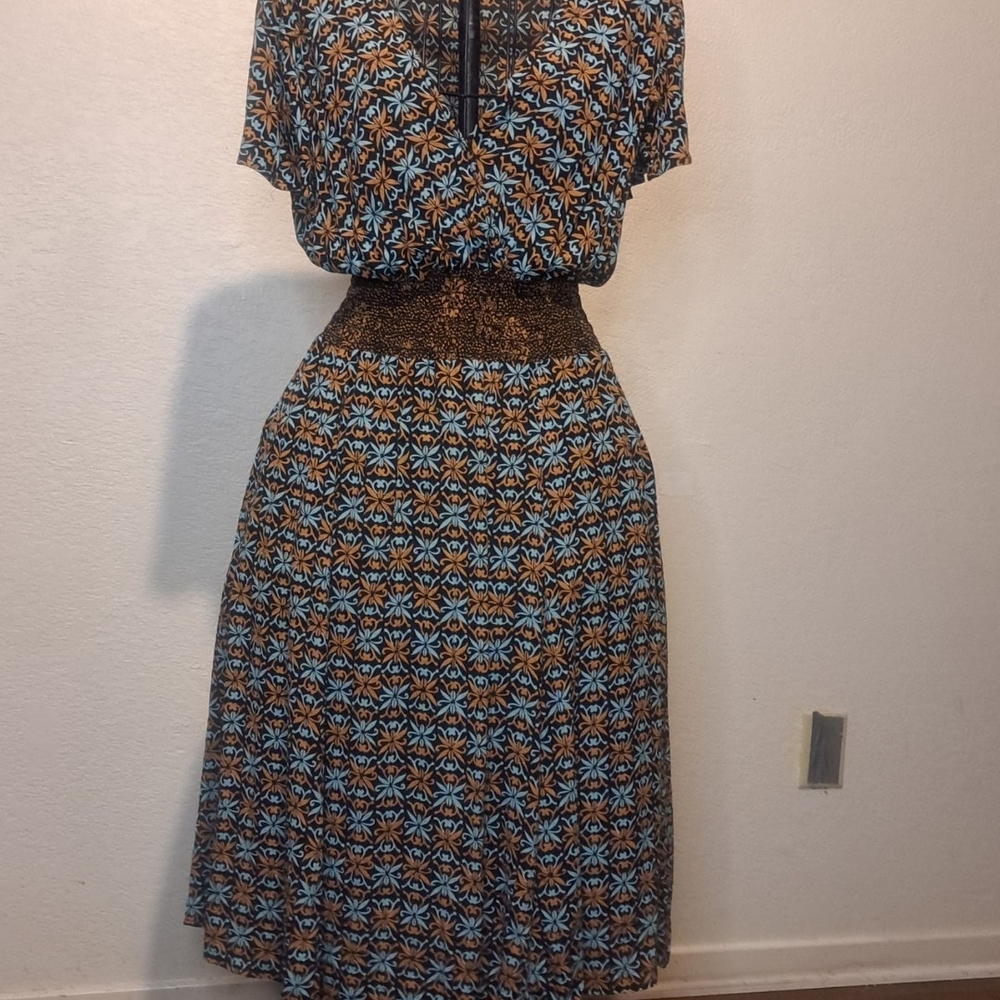 Elegant Floral Midi Dress in Blue and Orange/Brown